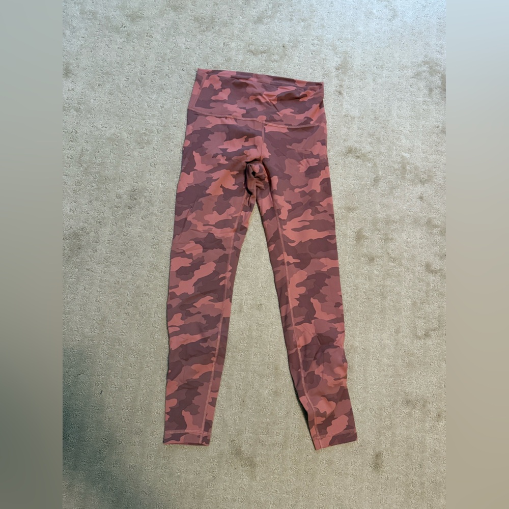 Lululemon Wunder Train High Rise 28”